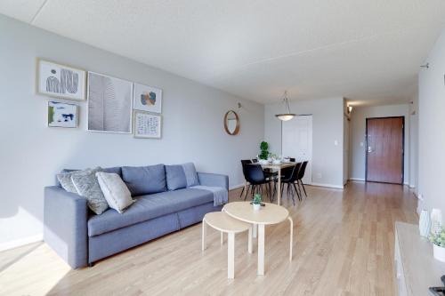 Spacious and Minimalist Apartment on Pentagon City