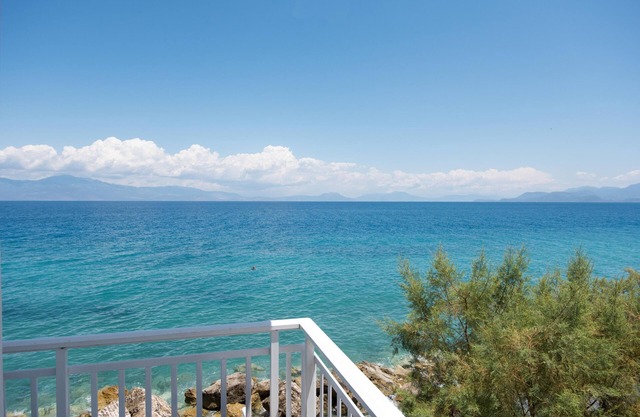 Spacious Apartment on the Beachfront