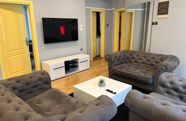 Spacious apartment-5 minutes from the city center!