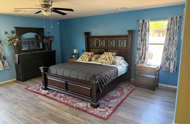 Spacious Beautiful Garden Hideaway w/Patio & Grill