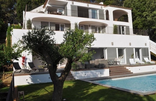 Spacious charming, sunny villa with breathtaking sea views