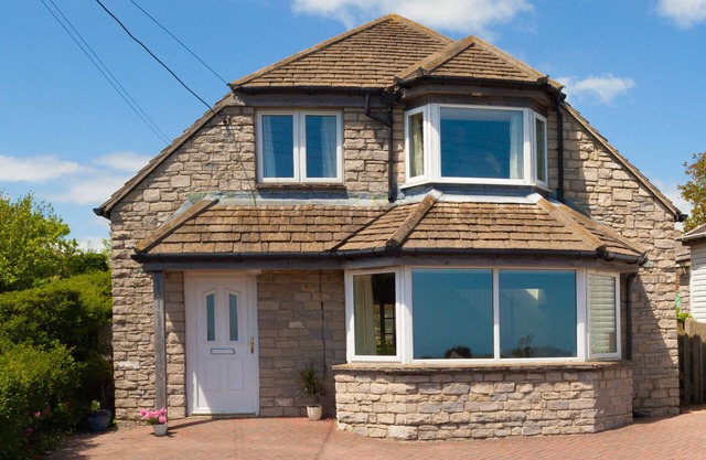 Spacious Coastal House with Stunning Sea Views N Near Sea & Sandy Beaches