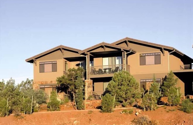 Spacious condo located in Sedona Resort