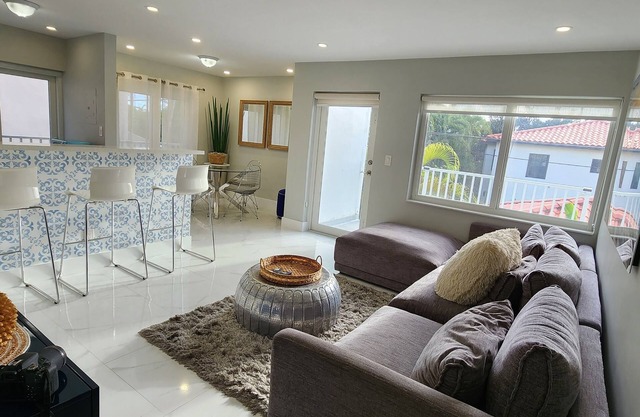 Spacious Condo on the Beach!