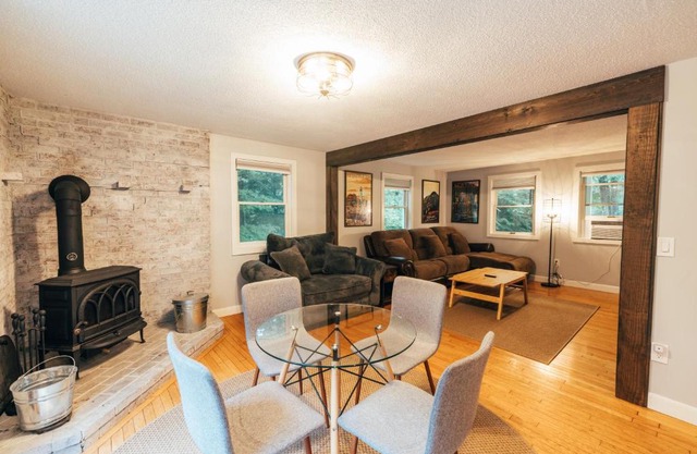 Spacious Country Home Freeport, 5 min to LL Bean!