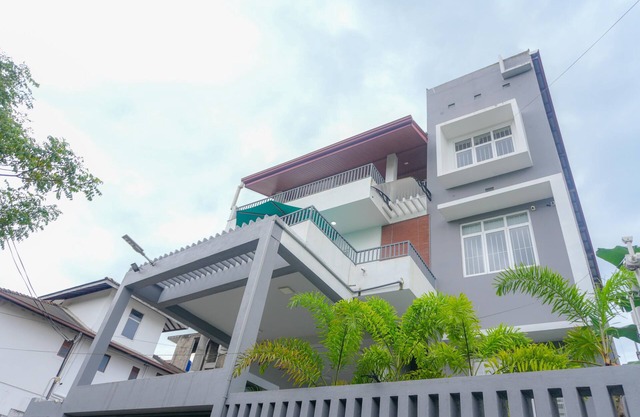 Spacious EcoHouse For Your Team- Your First and Final Stay in Colombo