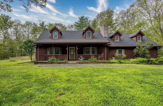 Spacious Fam Retreat: Hot Tub, Fire Pit, BBQ