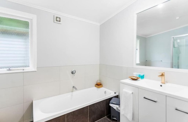 Spacious Family Retreat in City - Netflix - WiFi