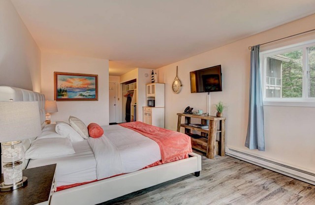 Spacious Forest-View Suite with Balcony