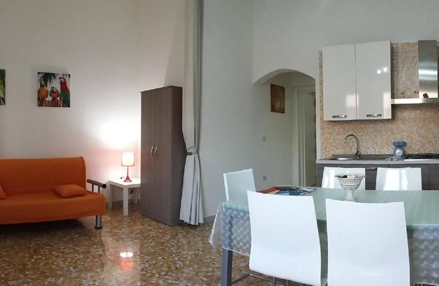 Spacious ground-floor apartment for up to six people