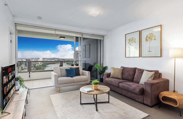 Spacious High Floor Family Apartment|Superb Views