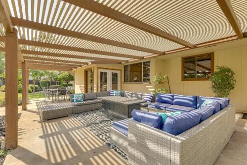 Spacious Home - 6 Mi to Downtown Fresno!