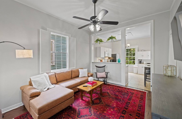 Spacious Home in Downtown; Mardi Gras; Sleeps 8