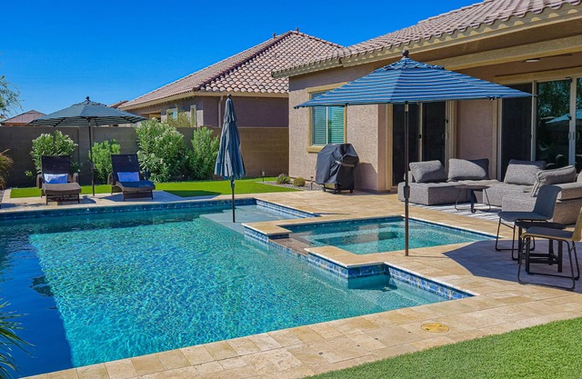 Spacious home-w/a pool, hot tub & game room & close to attractions