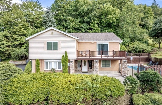 Spacious House w/Pool @Wexford