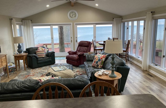 Spacious Lakefront Home with Amazing View