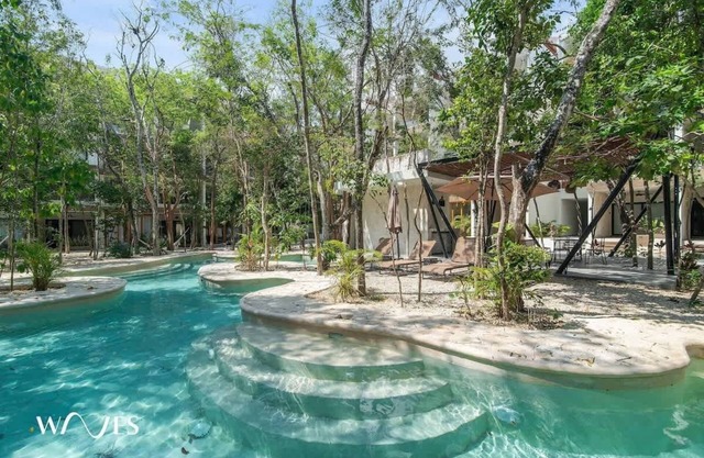 Spacious Loft W/garden View Pool + Jacuzzi GYM