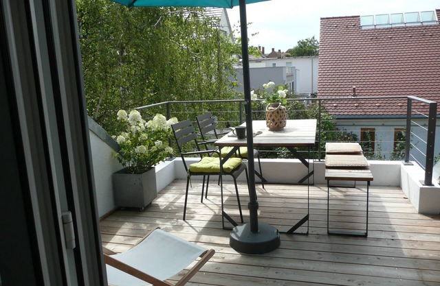 Spacious maisonette apartment with roof terrace in an ideal location