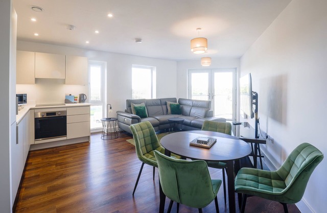 Spacious, modern apartment near Bicester Village