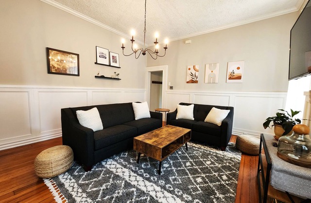 Spacious+Modern Three-Story Benton Park Retreat