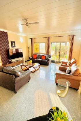 Spacious, modern Yaoundé villa