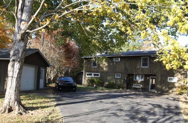Spacious Place with Lake View