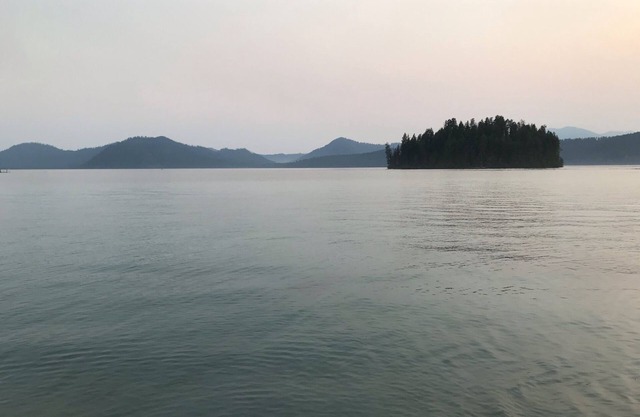 Spacious Priest Lake getaway for a family vacation, group golf or fishing trip.