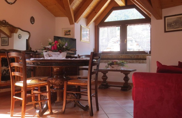 SPACIOUS, QUIET, BRIGHT, STRATEGIC PENTHOUSE IN THE CENTER. BREATH-TAKING VIEW