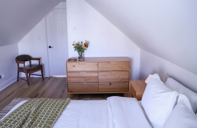 Spacious Retro Apartment in Logan Square