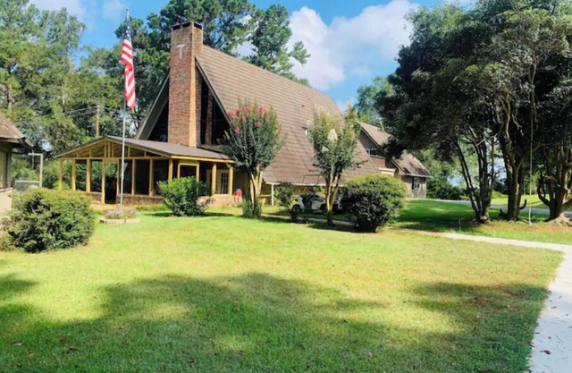 Spacious roomClean safe and comfort.