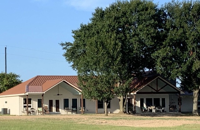 Spacious with a Great View! (Same property as Pleasant Place Getaway.)