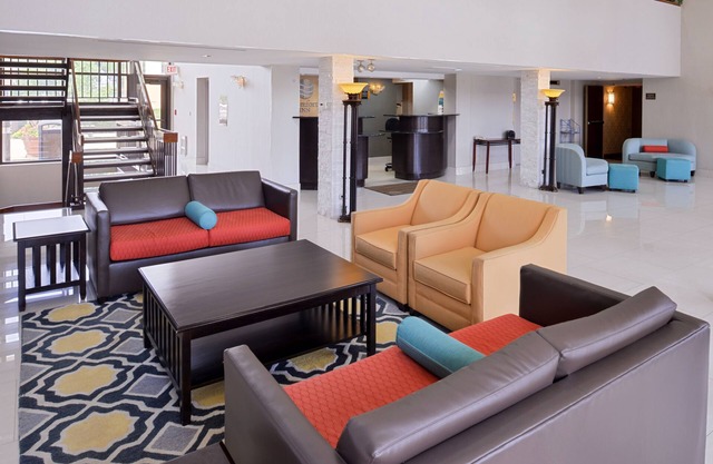 Spark by Hilton Des Plaines Chicago O'Hare