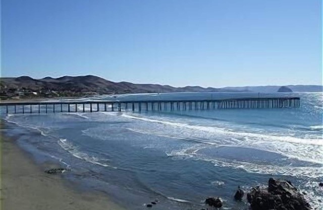 SPECIAL DISCOUNTS on Breathtaking, and Completely Remodeled Beachfront Condo