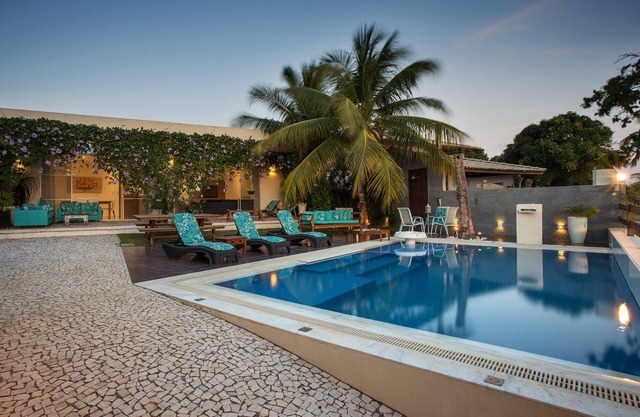 SPECTACULAR MANSION FOOT IN THE SAND