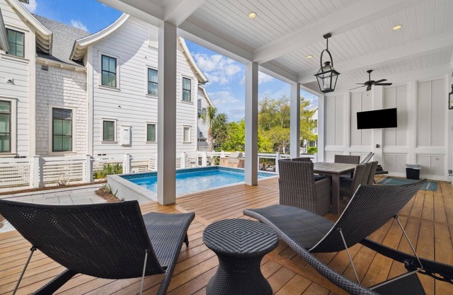 Spend Fall with Us! Private Pool! Carriage House! Two Golf Carts!