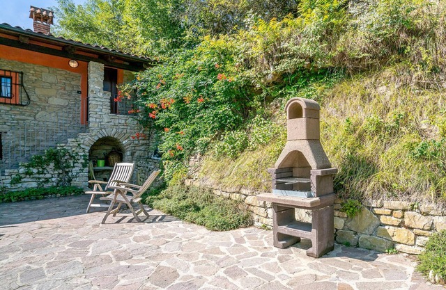 Spend relaxing vacations in the vineyards of Bossolasco.