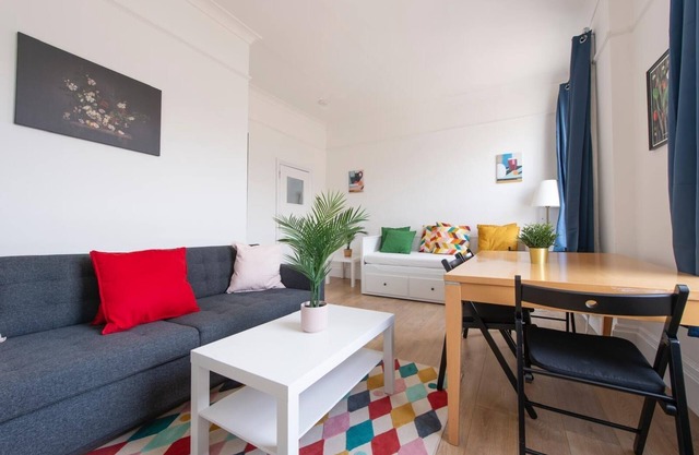 Split-level spacious family apartment