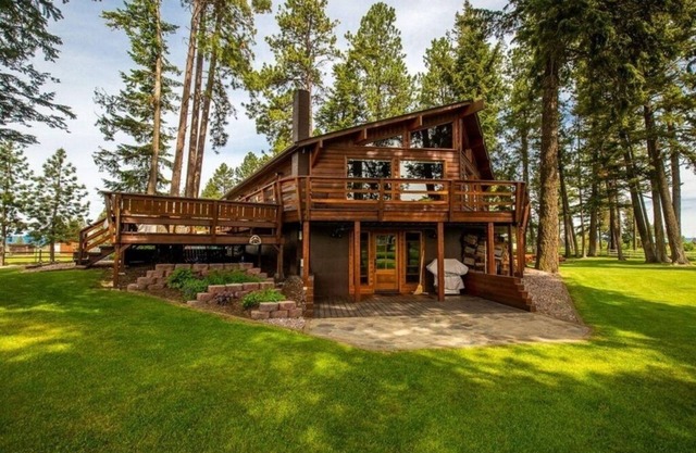 Spring Creek Cabin is the quintessential Montana vacation property!