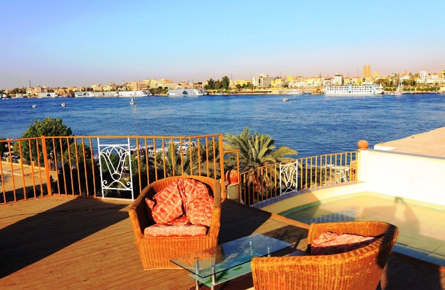 Spring Hotel Luxor