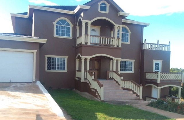 Spurtree Home Away Villa's #3