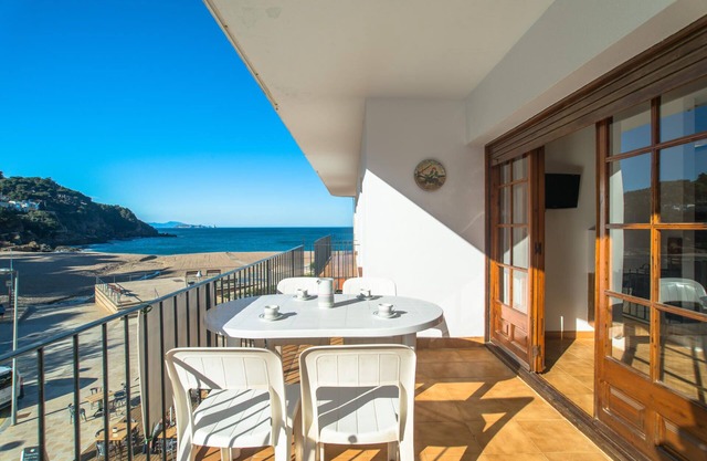 SR-37 BEGUR SA RIERA 4 PAX