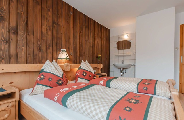 Stunning villa for 11 guests with WIFI, TV, terrace and panoramic view