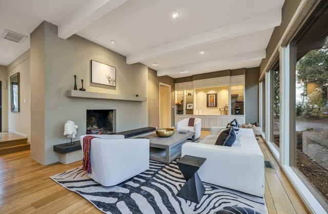 St Helena 3 plus BDRM w pool, BBQ, near town and Meadowood resort. Serene garden