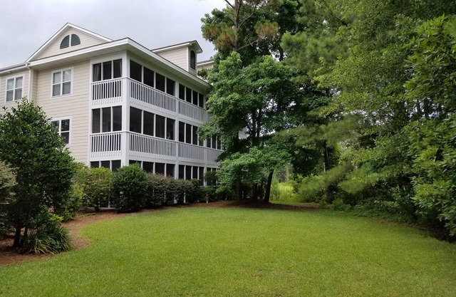 St. James Plantation Ground-Floor Villa, in Golfing and Water Front Community.