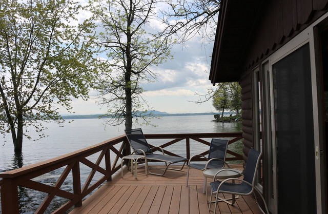 Stable Properties - Charming One Bedroom Cottage Steps Away From Lake Champlain