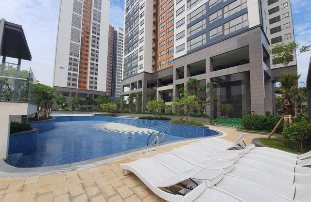 Starlake DAEWOO Apartments by Emily