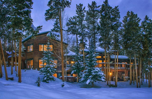 Stay for Thanksgiving! SkiIn&Out! Great layout and space/Views/HotTub/Billiards