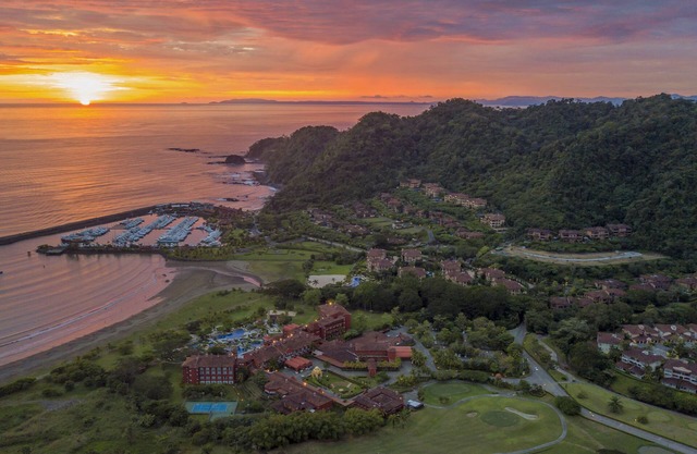 Stay In CR Los Sueños Condos