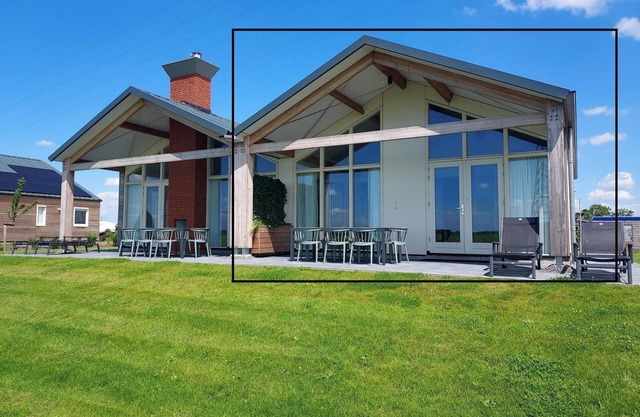 Stay in our attached Anchor 8 bungalow with panoramic views.