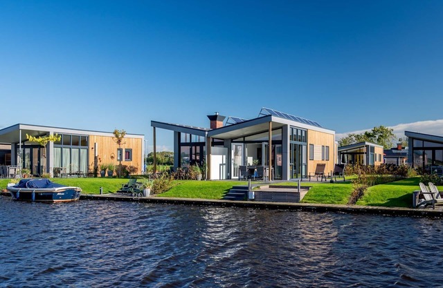 Stay in our compact Knilles 4 lodge with its own jetty.